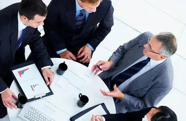 Reunião de assessoria contábil com empresários